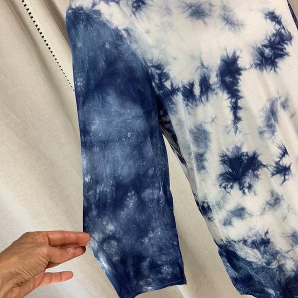 Chico’s womens Tie Dye long sleeved key hole back Shirt Top size 0 or S 4 - Picture 6 of 14